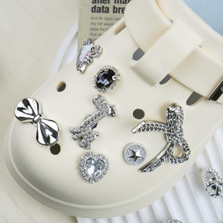 Bộ 11 Sticker, Charm 3D chủ đề Hươu cao cổ bling nhựa cứng gắn Dép Sục, Cá sấu JB-436 Mita