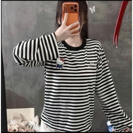 Áo Thun Dài Tay Hoạ Tiết Kẻ Vằn From Rộng Logo Kitty Dễ Thương Chất Thun Lạnh Mỏng Mềm Mịn ,Co Dãn
