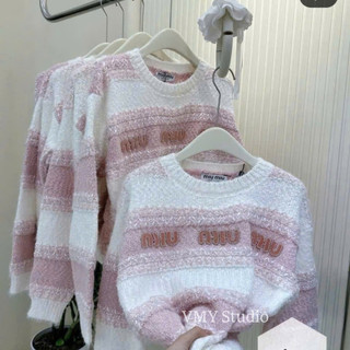 VMY Studio - Áo len kẻ hồng MIUMIU dài tay QCCC xinh xắn, áo len cardigan cổ tim dài tay phong cách Hàn Quốc