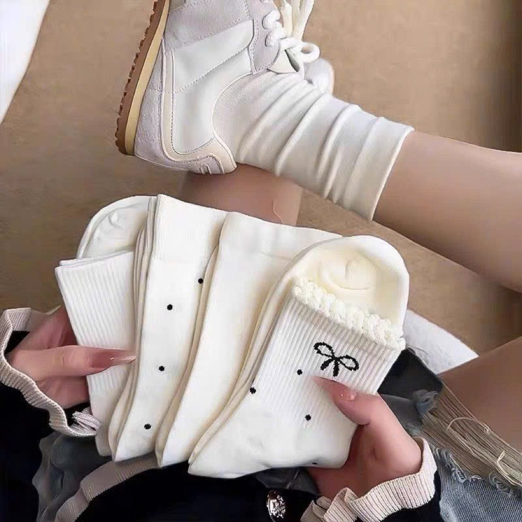 Tất Vớ Nữ Trắng Chấm Bi Phong Cách Hàn Quốc – Vớ Cotton Mềm Thoáng, Co Giãn Tốt, Dễ Phối Đồ