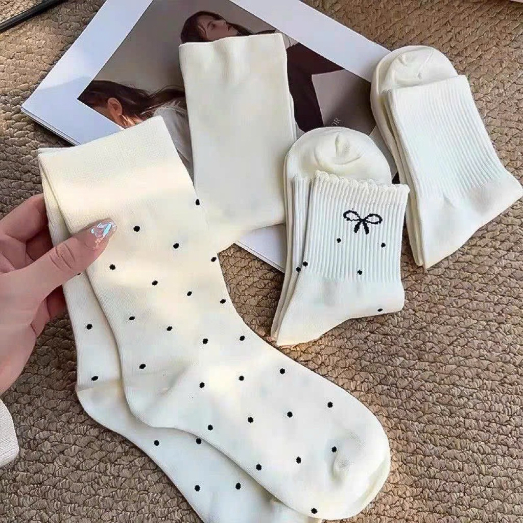 Tất Vớ Nữ Trắng Chấm Bi Phong Cách Hàn Quốc – Vớ Cotton Mềm Thoáng, Co Giãn Tốt, Dễ Phối Đồ