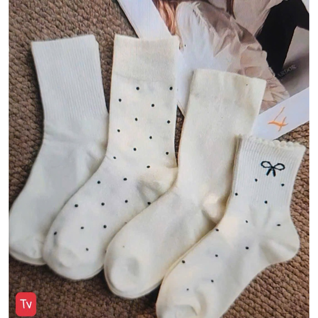 Tất Vớ Nữ Trắng Chấm Bi Phong Cách Hàn Quốc – Vớ Cotton Mềm Thoáng, Co Giãn Tốt, Dễ Phối Đồ