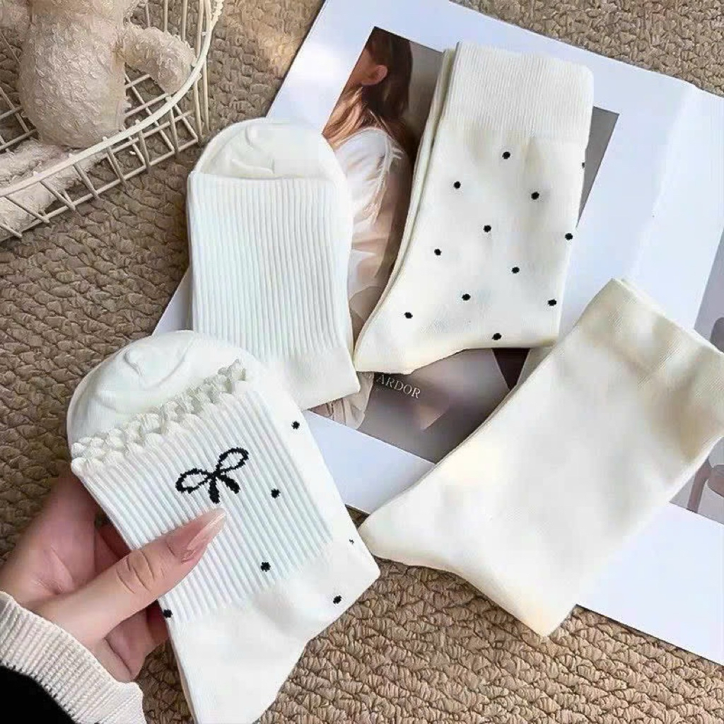 Tất Vớ Nữ Trắng Chấm Bi Phong Cách Hàn Quốc – Vớ Cotton Mềm Thoáng, Co Giãn Tốt, Dễ Phối Đồ