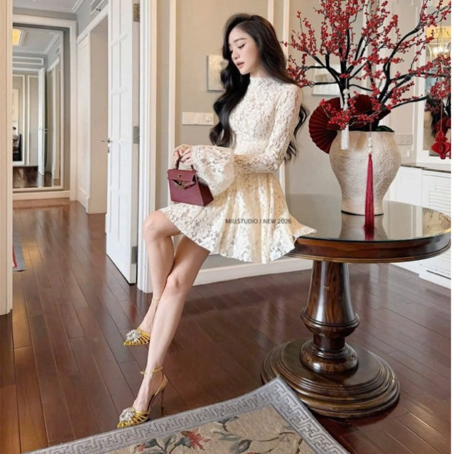 Váy ren hoa tiểu thư thiết kế tay xoè chiết eo tôn dáng, Đầm nữ dài tay dáng ngắn xoè thanh lịch, mặc đi tiệc đi chơi