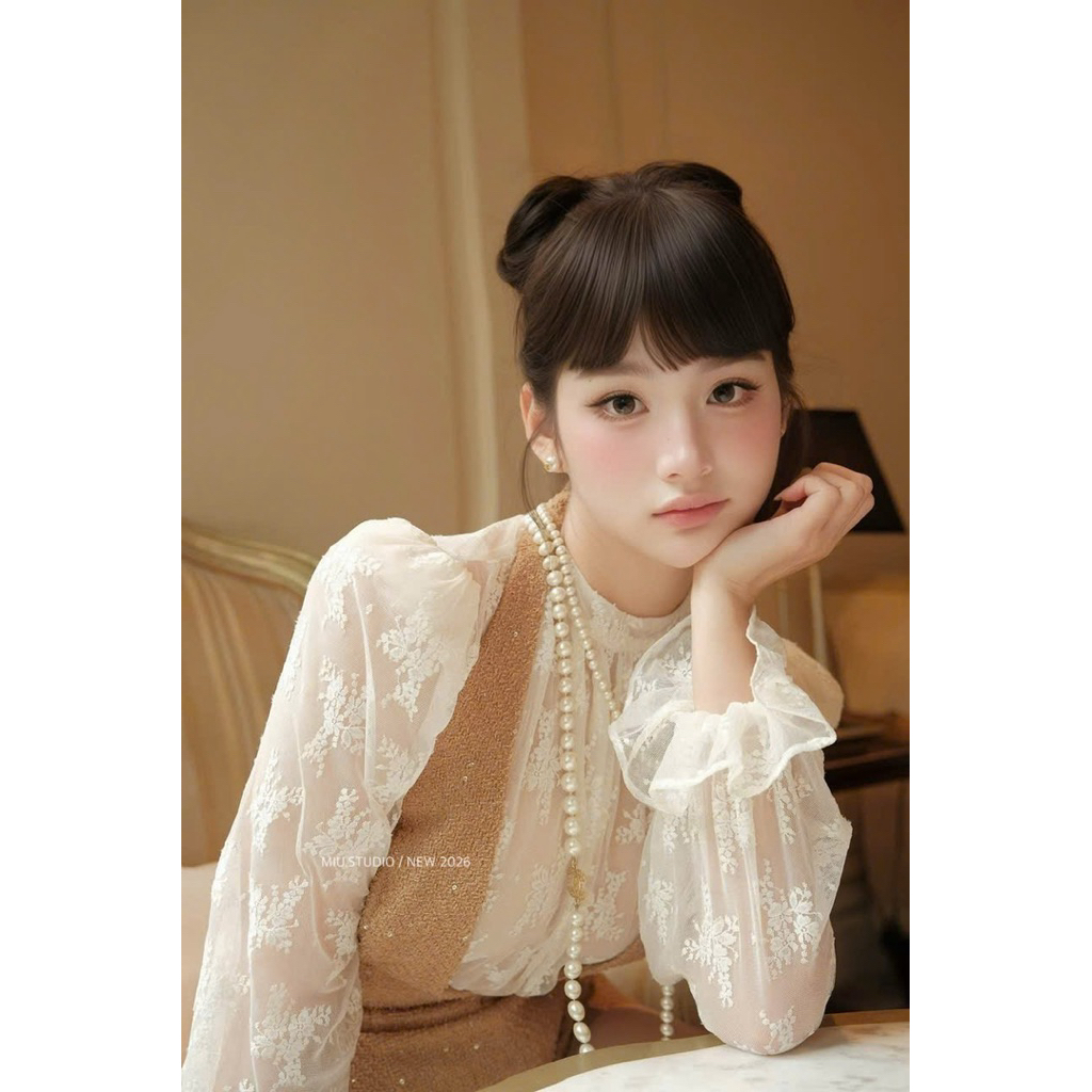 MIU.STUDIO •”Hazel Set” Jumpsuit dạ yếm kim sa TK dáng ngắn cổ V kèm áo ren hoa dài tay, thời trang nữ - 2 màu đen,gold