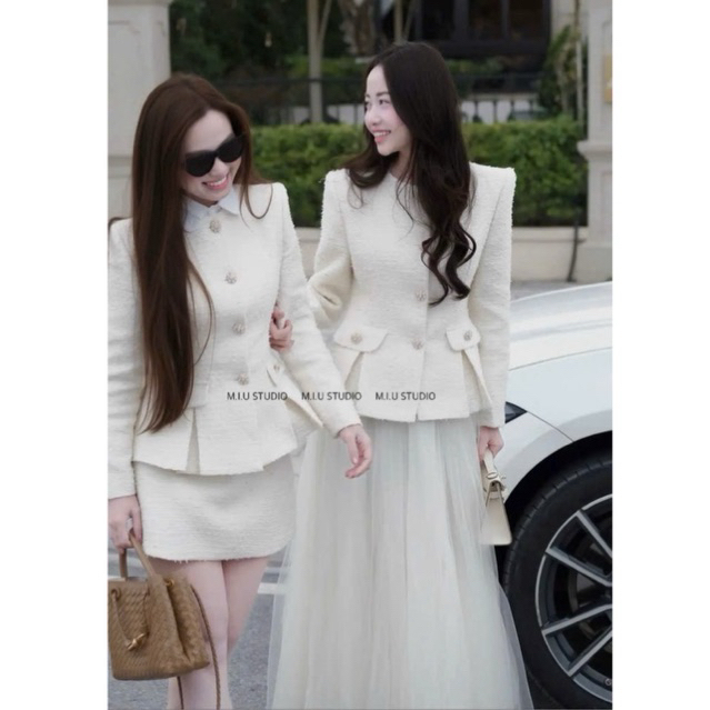 “Mave Set” Set áo khoác dạ tweed trắng kem đính khuy đá + chân váy lưới dáng dài tiểu thư sang chảnh,mặc đi chơi đi tiệc