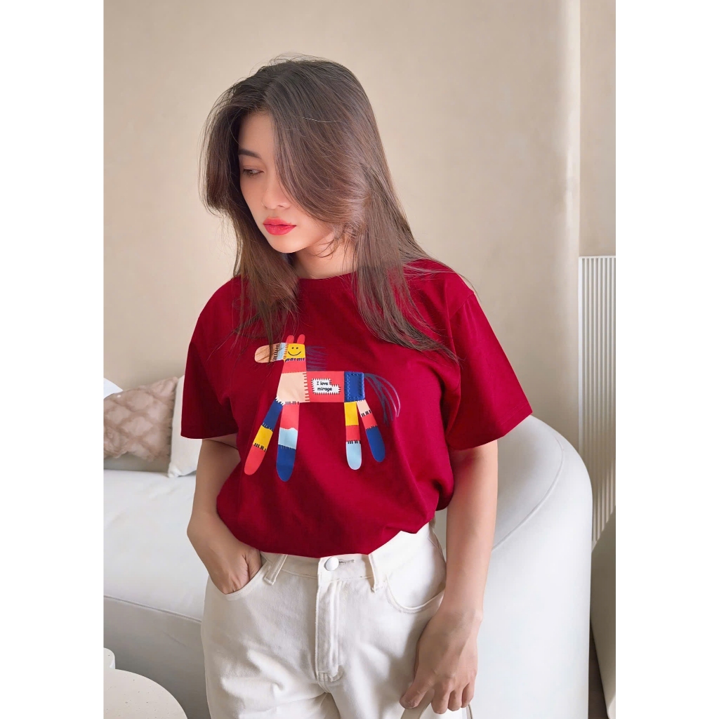 Áo Thun Mirage In Họa Tiết Ngựa Đỏ Nổi Bật Chất 100% Cotton Mềm Mịn Thoáng Mát.