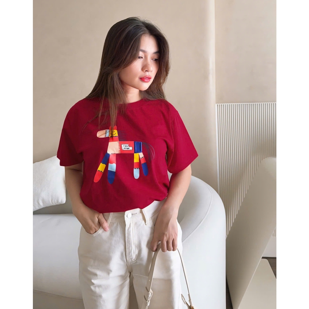 Áo Thun Mirage In Họa Tiết Ngựa Đỏ Nổi Bật Chất 100% Cotton Mềm Mịn Thoáng Mát.