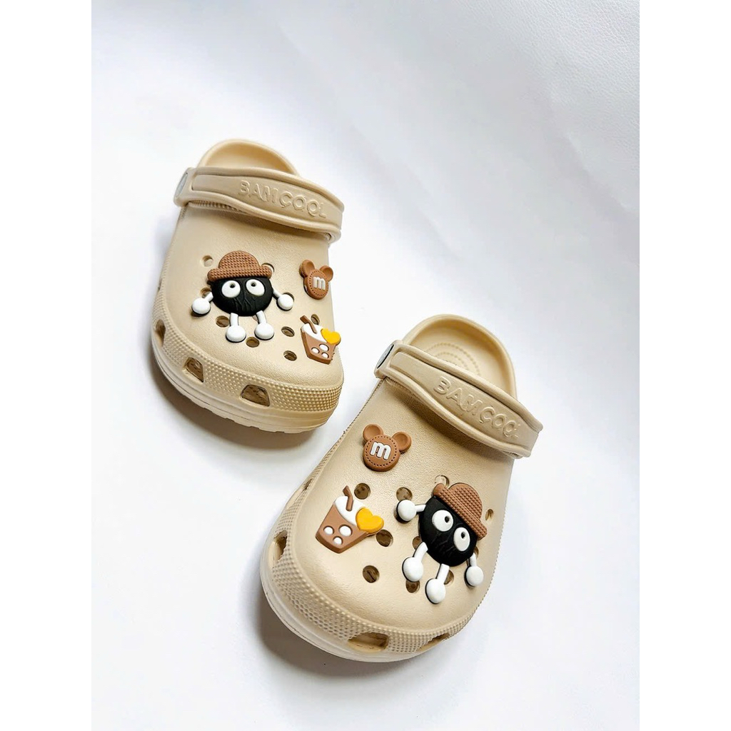 Dép Sục Quai Hậu có  CHARM Y HÌNH