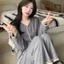 Bộ đồ ngủ nữ đỏ, xám phối viền ren bán chạy nhất, kiểu , áo khoác cardigan ren dài tay ấm áp 2026