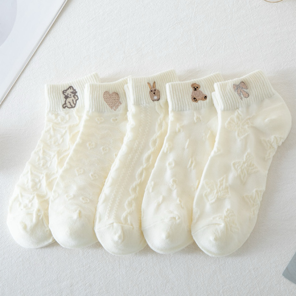 Tất Vớ Cổ Lửng Trơn Kem Hình Thêu Mini Thỏ Mèo Hoạ Tiết Dập Nổi Chất Cotton Co Giãn Thoáng Mát Quà Tặng