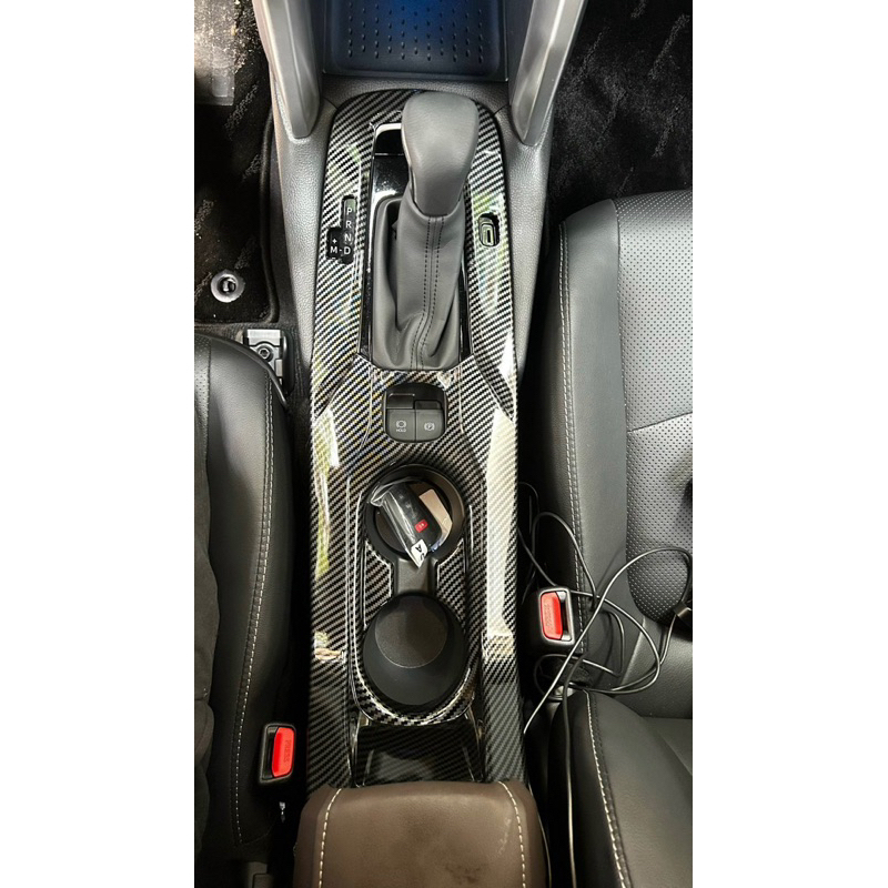 Ốp nội thất CARBON xe Toyota Cross 2020 - 2026 nhựa ABS vân cacbon 6 chi tiết