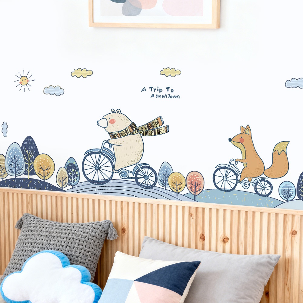 Decal Dán Tường Gấu Và Cáo Đạp Xe Có Keo Sẵn 168x40cm - Trang Trí Phòng Ngủ Cho Bé