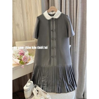 Váy bầu công sở thiết kế dáng xuông đuôi cá xếp ly phối cổ trắng , trên thân có nẹp giả đính nơ trang trí siêu xinh