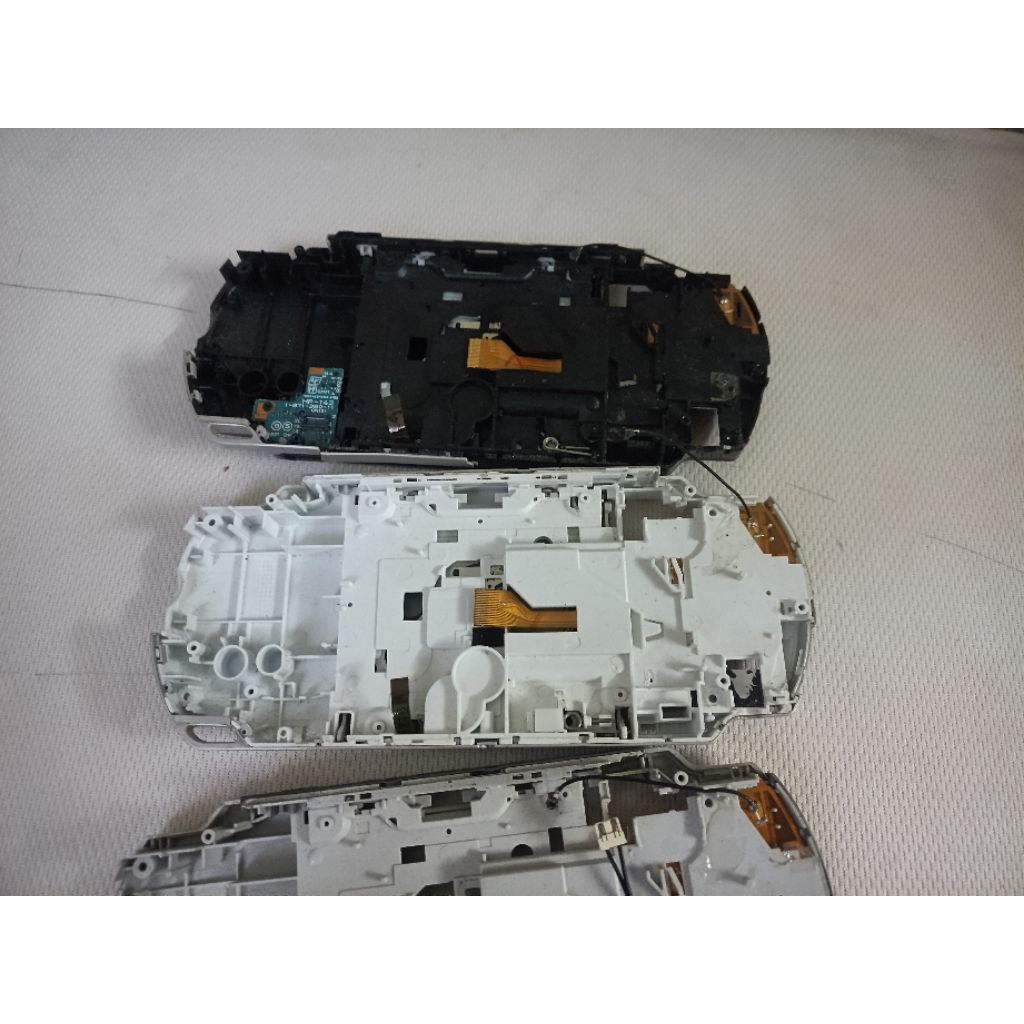 VỎ MẶT SAU PSP2000 CŨ CÒN KHÁ OK | BigBuy360 - bigbuy360.vn