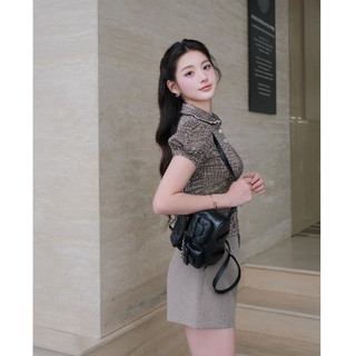 Áo polo nữ MONÁ cổ sen tay phồng hoạ tiết caro - SOLINE TOP