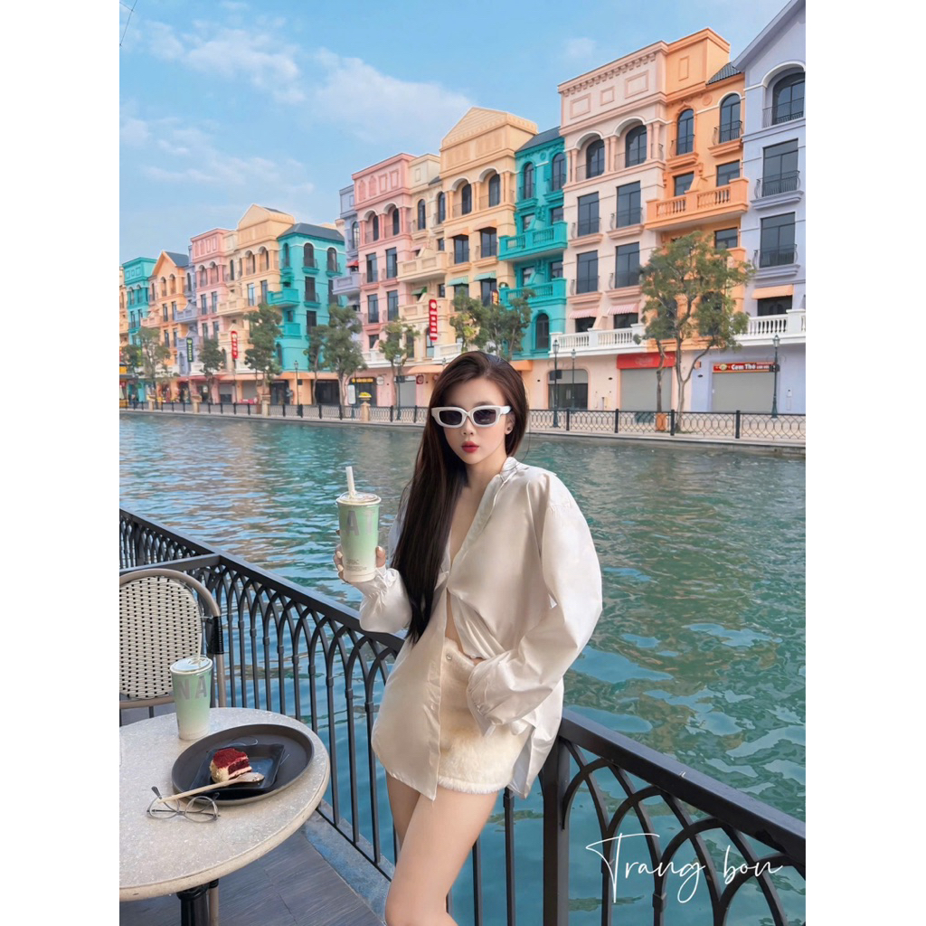 Áo sơmi đuôi tôm khoét lưng rút dây trẻ trung