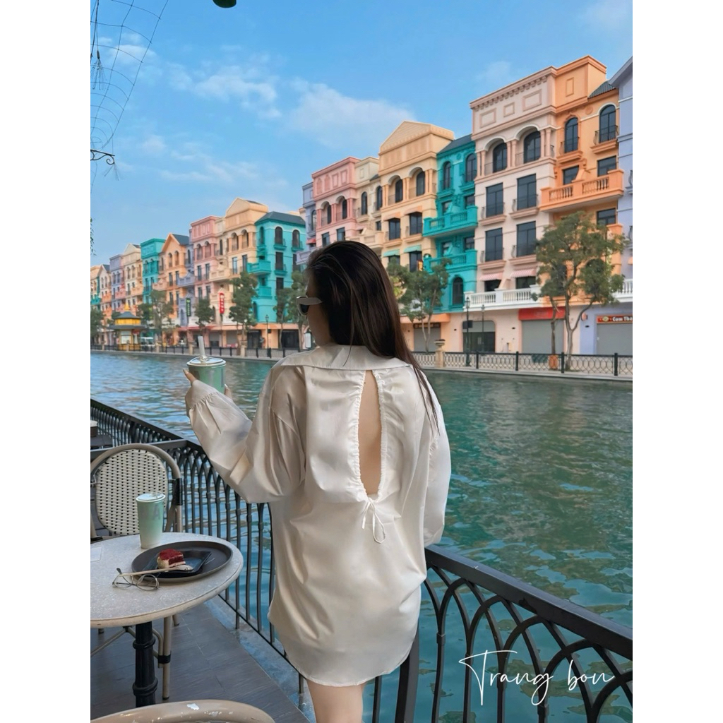 Áo sơmi đuôi tôm khoét lưng rút dây trẻ trung