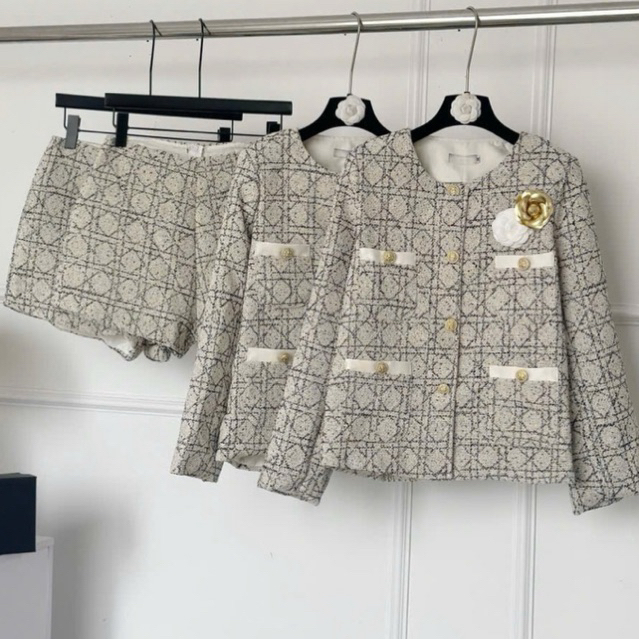 SET Áo khoác dạ tweed hoạ tiết kẻ đính khuy đồng(Tặng tag hoa) mix quần sooc ngắn-hàng cao cấp style tiểu thư sang chảnh