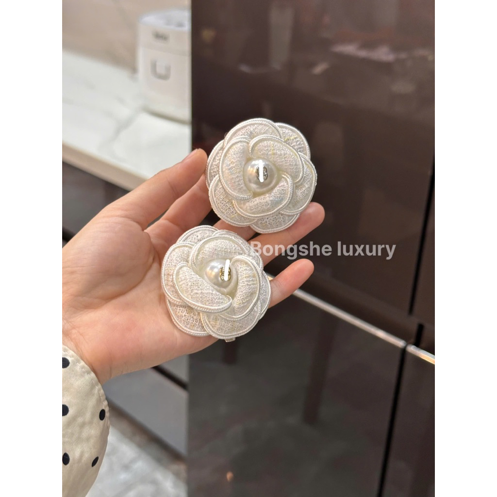 kẹp hoa trà vải dạ size 6cm mẫu mới bongshe luxury