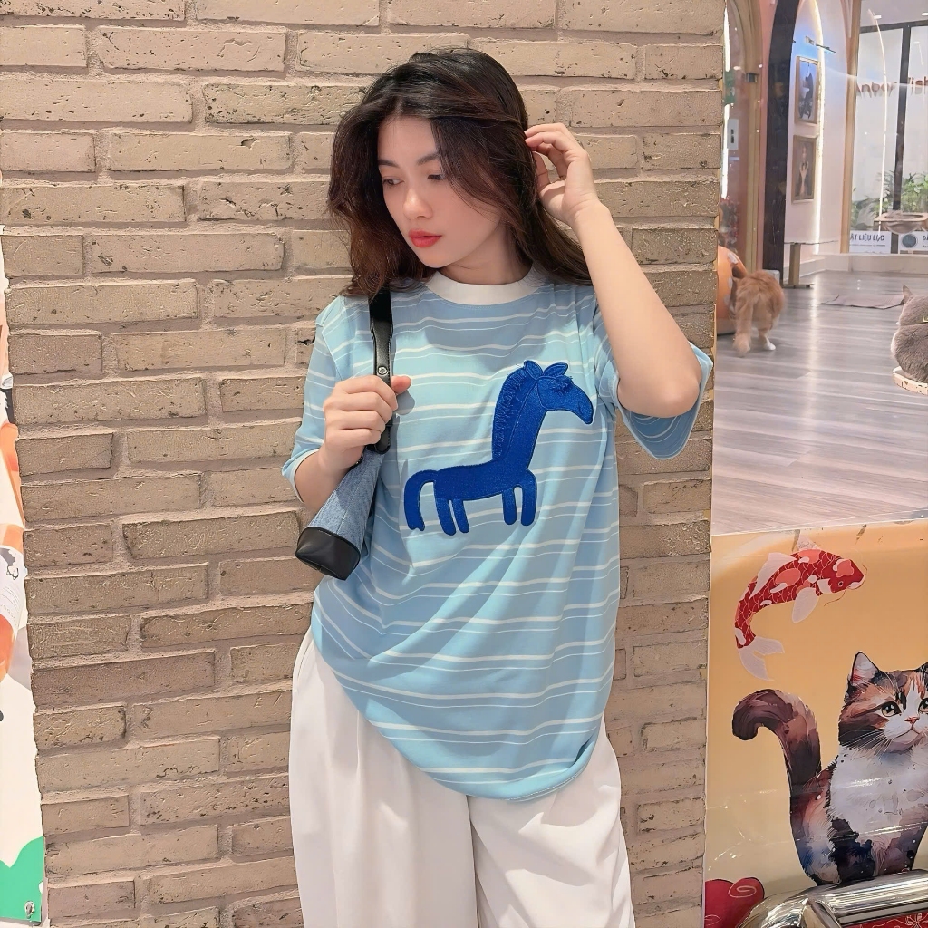 Áo Thun Mirage Ngựa Thêu Cổ Viền Xanh Sang Trọng Chất 100% Cotton Mềm Mịn Thoáng Mát.
