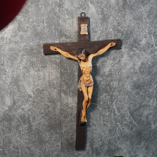 Tượng Chúa Chịu Nạn 34cm – Sơn Giả Cổ Nhiều Lớp – Tượng Công Giáo Treo Tường/ Resin Cao Cấp