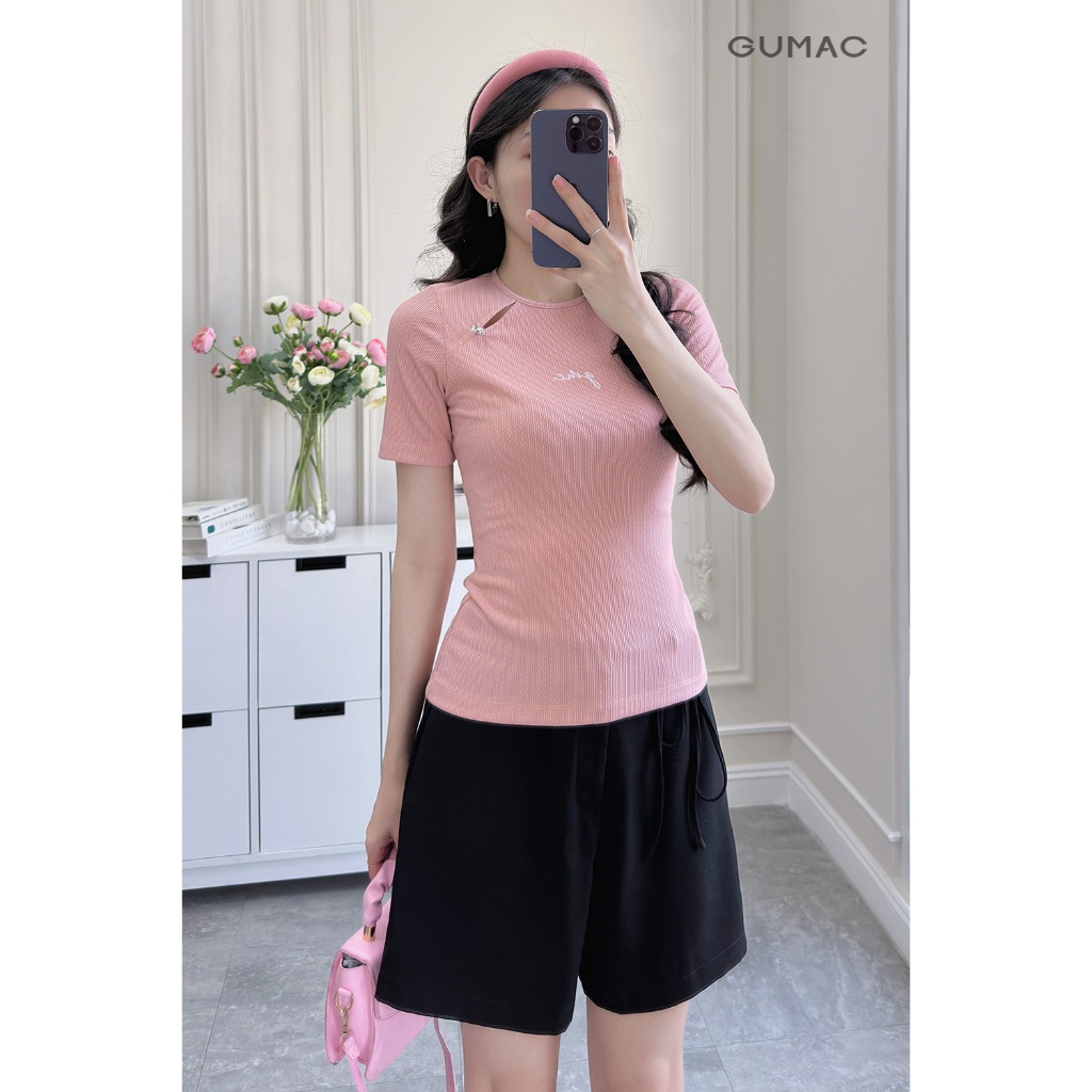 [SALE] Áo thun nữ GUMAC form ôm xẻ kiểu đính nơ thêu chữ vải mịn mát tôn dáng  LATE1112
