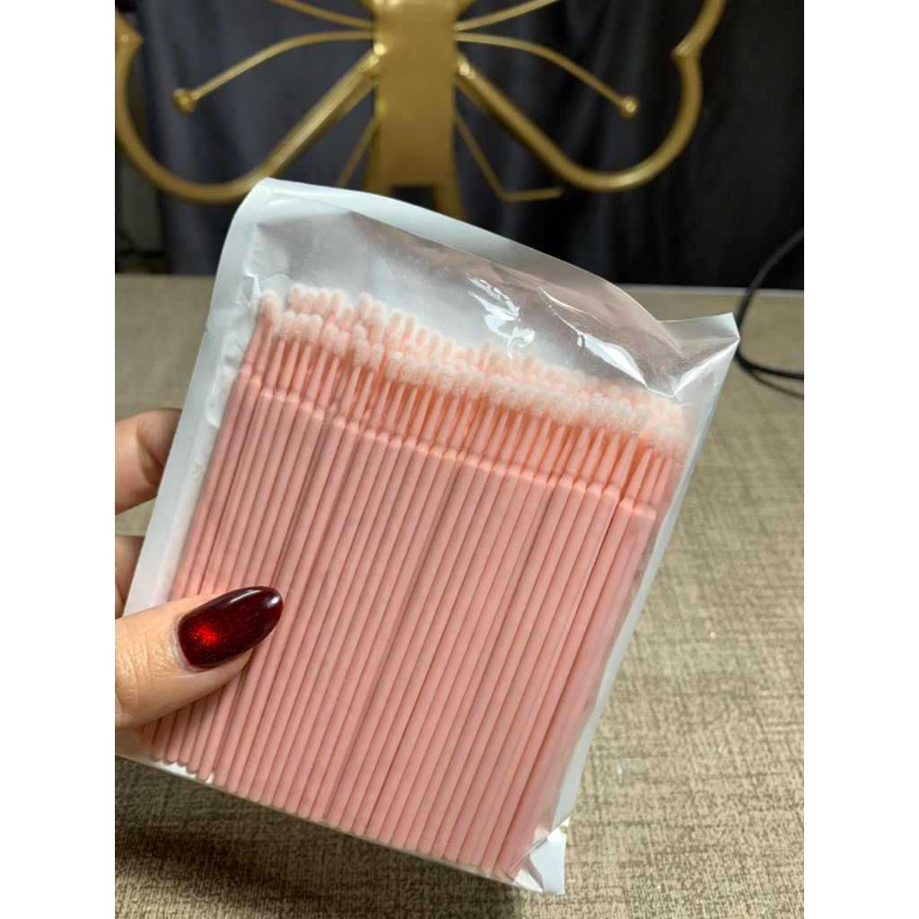 tăm bông đầu nhỏ  dùng để lấy thuốc , bôi thuốc , và gạt thuốc 1 bịch 100c - Linh Bùi