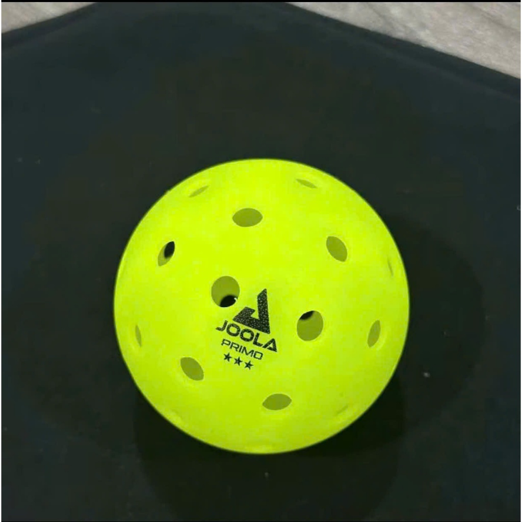 Bóng Pickleball Joola 40 thi đấu,bóng đúc nguyên khối giúp bóng đạt độ bền tốt,lựa chọn hàng đầu hiệ