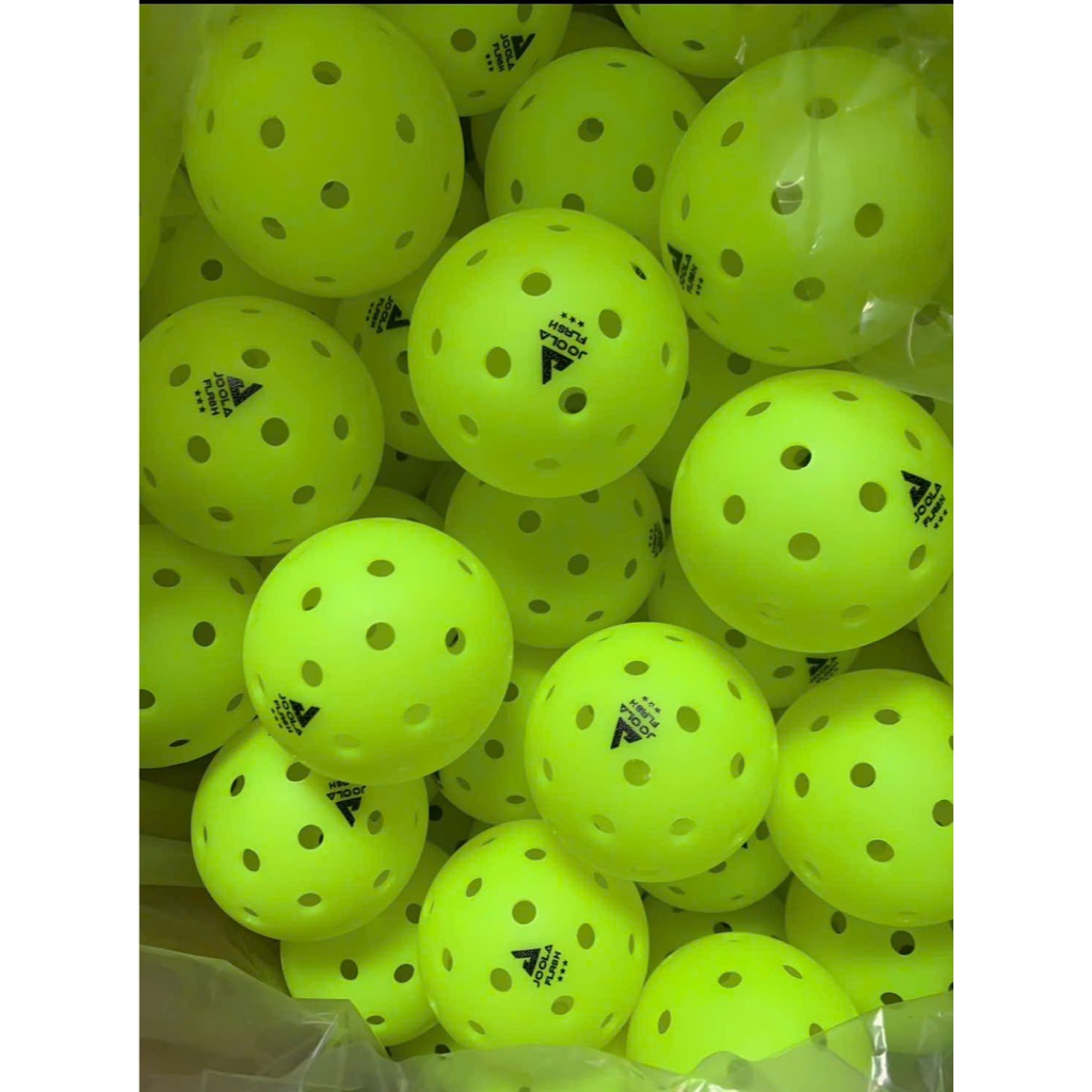 Bóng Pickleball Joola 40 thi đấu,bóng đúc nguyên khối giúp bóng đạt độ bền tốt,lựa chọn hàng đầu hiệ