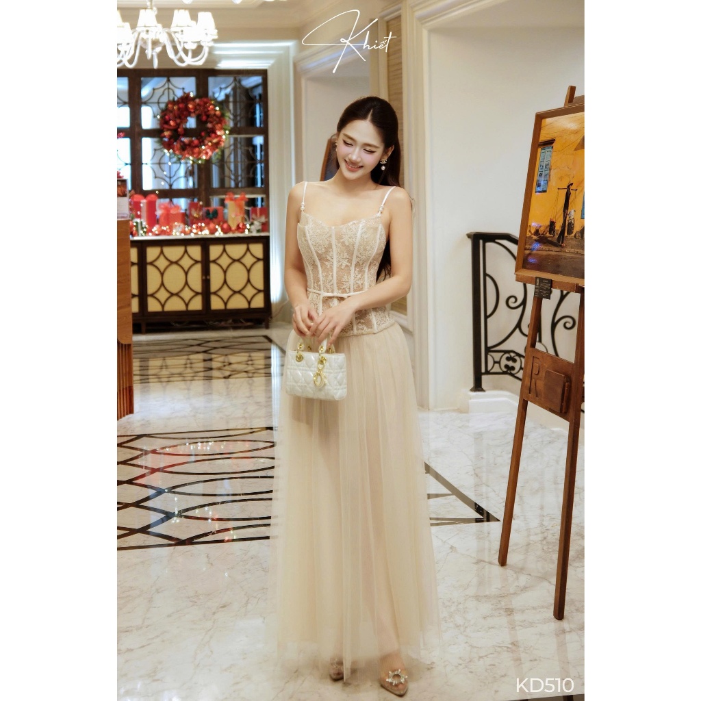 Đầm ren lưới Khiết tone champagne ngọt ngào, thiết kế 2 dây phối nơ ngọc trai dài xòe, phong cách tiểu thư KD510