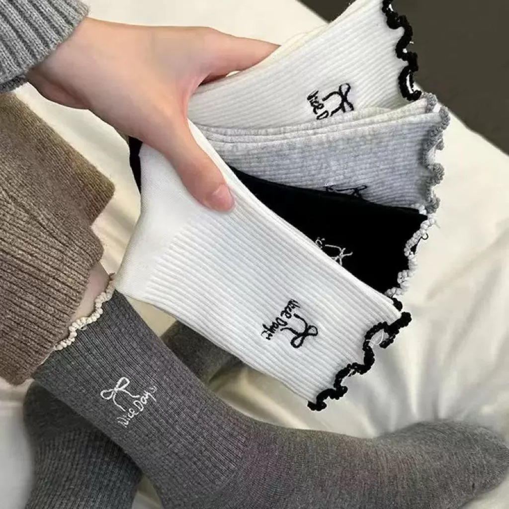 Set 10 Đôi Tất Nữ Cổ Trung Viền Bèo Thêu Nơ – Tất Cotton Mềm Mịn, Thoáng Khí, Phong Cách Hàn Quốc