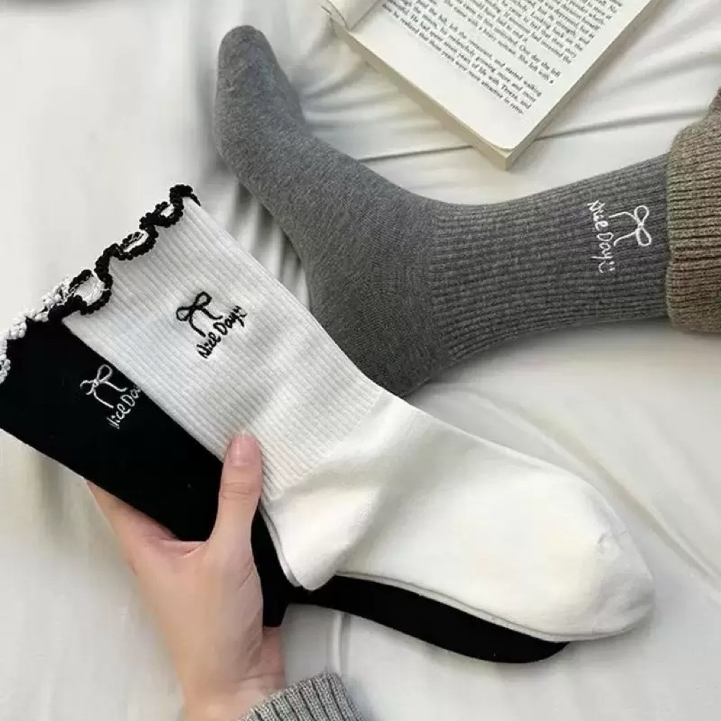 Set 10 Đôi Tất Nữ Cổ Trung Viền Bèo Thêu Nơ – Tất Cotton Mềm Mịn, Thoáng Khí, Phong Cách Hàn Quốc