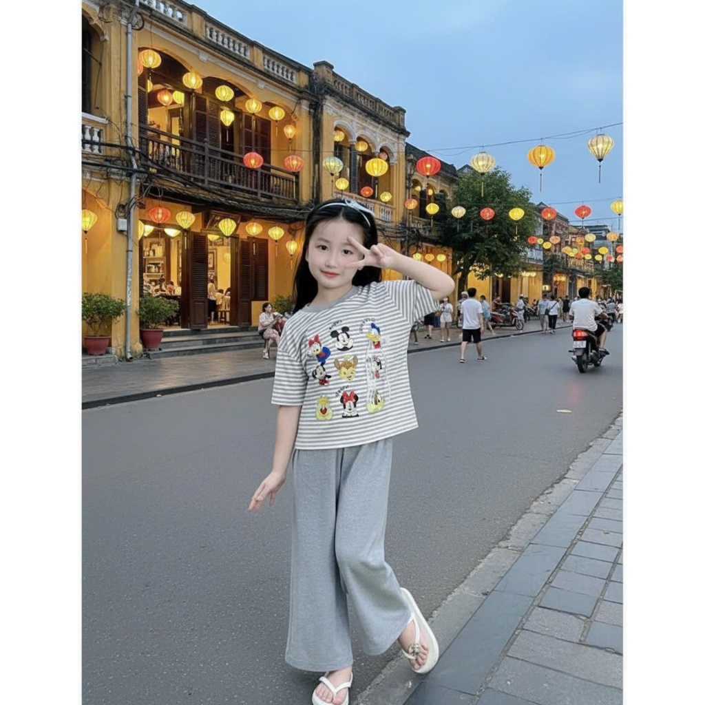 4-15 tuổi.Bộ quần áo cộc tay, quần xuông cho bé gái in hình mickky chất vải thun tăm mềm mịn co giãn thoải mái.M61