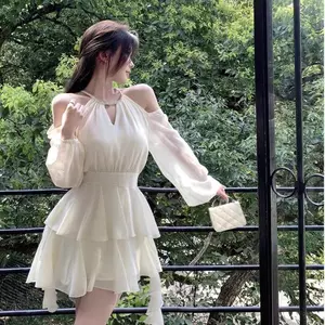 Váy voan trắng xòe 2 tầng, phong cách trễ vai dáng xòe bánh bèo tiểu thư