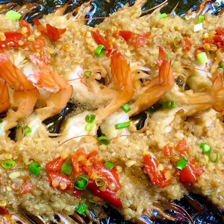 Nước Sốt Tỏi Băm Cao Cấp 230g-Vị Đậm Đà, Thơm Nồng Mix Tỏi Tươi & Gia Vị Đặc Biệt Dùng Ướp Nướng, Chấm Hải Sản Luka Food