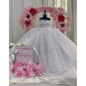 CÓ SẴN BẢNG TÊN MINI RỒi Mô hình váy cưới mini+CỔNG HOA KHÔ Lọ Len Gift