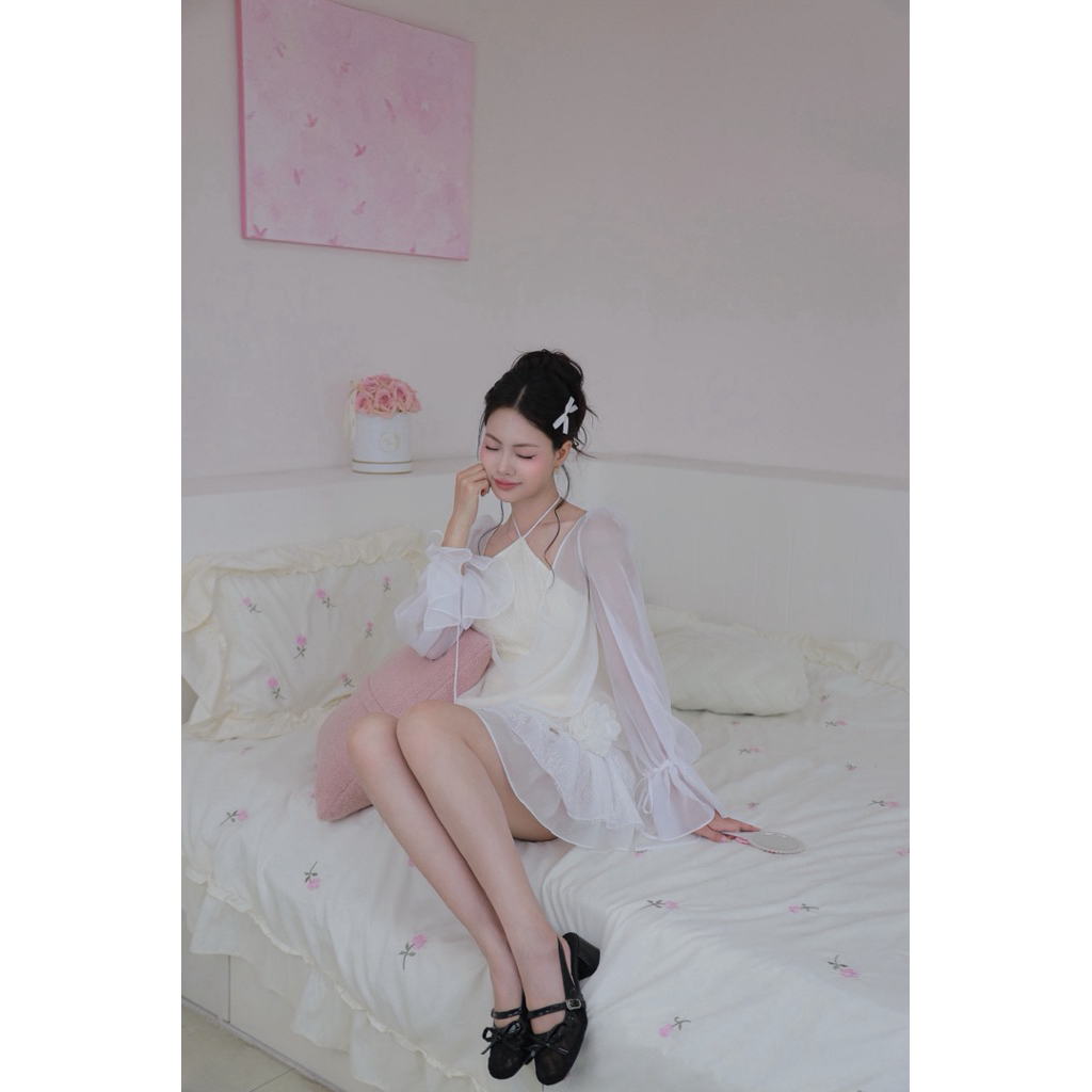 HERAH.ERA - Đầm Trắng Thiết Kế Layer Ren Babydoll Tay Dài Voan Mềm Xuyên Thấu Phối Hoa Tiểu Thư Hàn Quốc / Angelic Dress