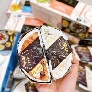 Phô mai Castelo Double Cream Truffle/Brie và Cracker các loại