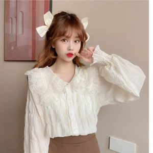 Áo sơ mi tay cổ ren búp bê, Áo kiểu nữ trắng ren cổ vuông tay phồng – phong cách tiểu thư Hàn Quốc