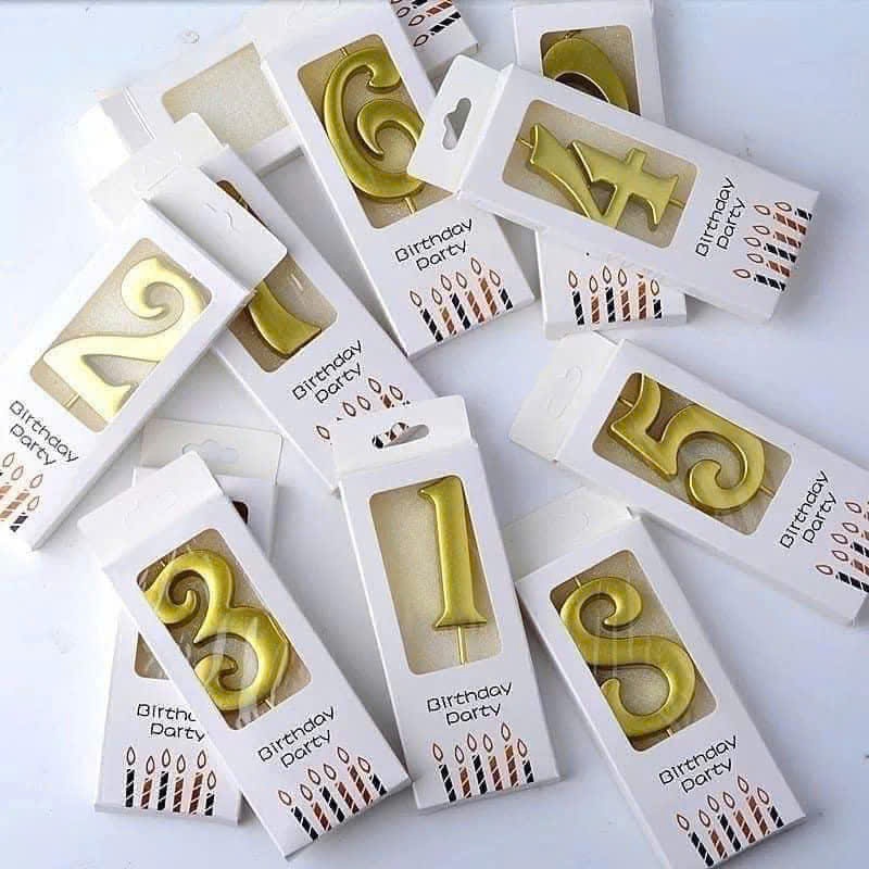 Combo 5 vỉ nến số nhũ vàng ( số 0 đế số 9)