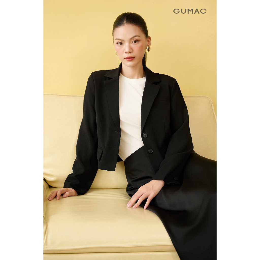 Áo Blazer Áo Khoác Nữ GUMAC Dáng Lửng Tay Dài Đệm Đính Nút Vai Thanh Lịch OWF10018