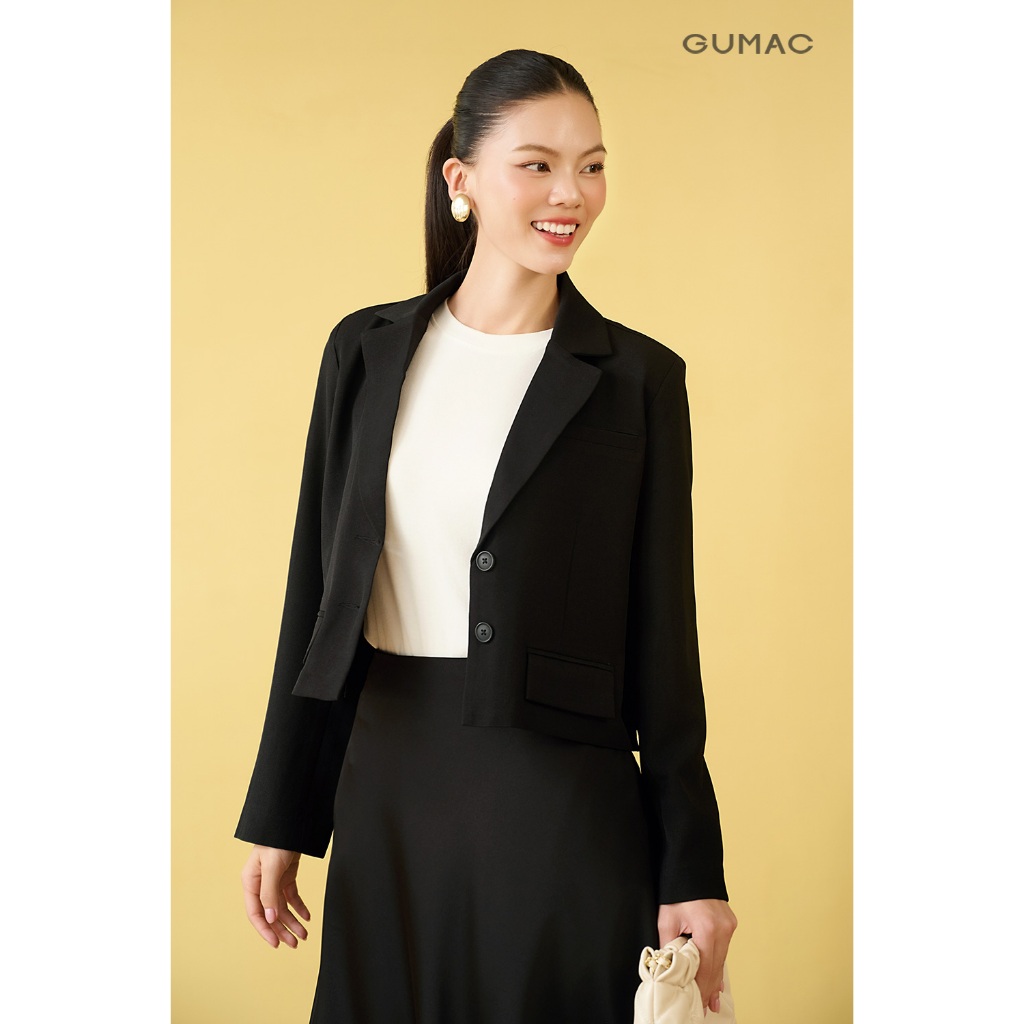 Áo Blazer Áo Khoác Nữ GUMAC Dáng Lửng Tay Dài Đệm Đính Nút Vai Thanh Lịch OWF10018