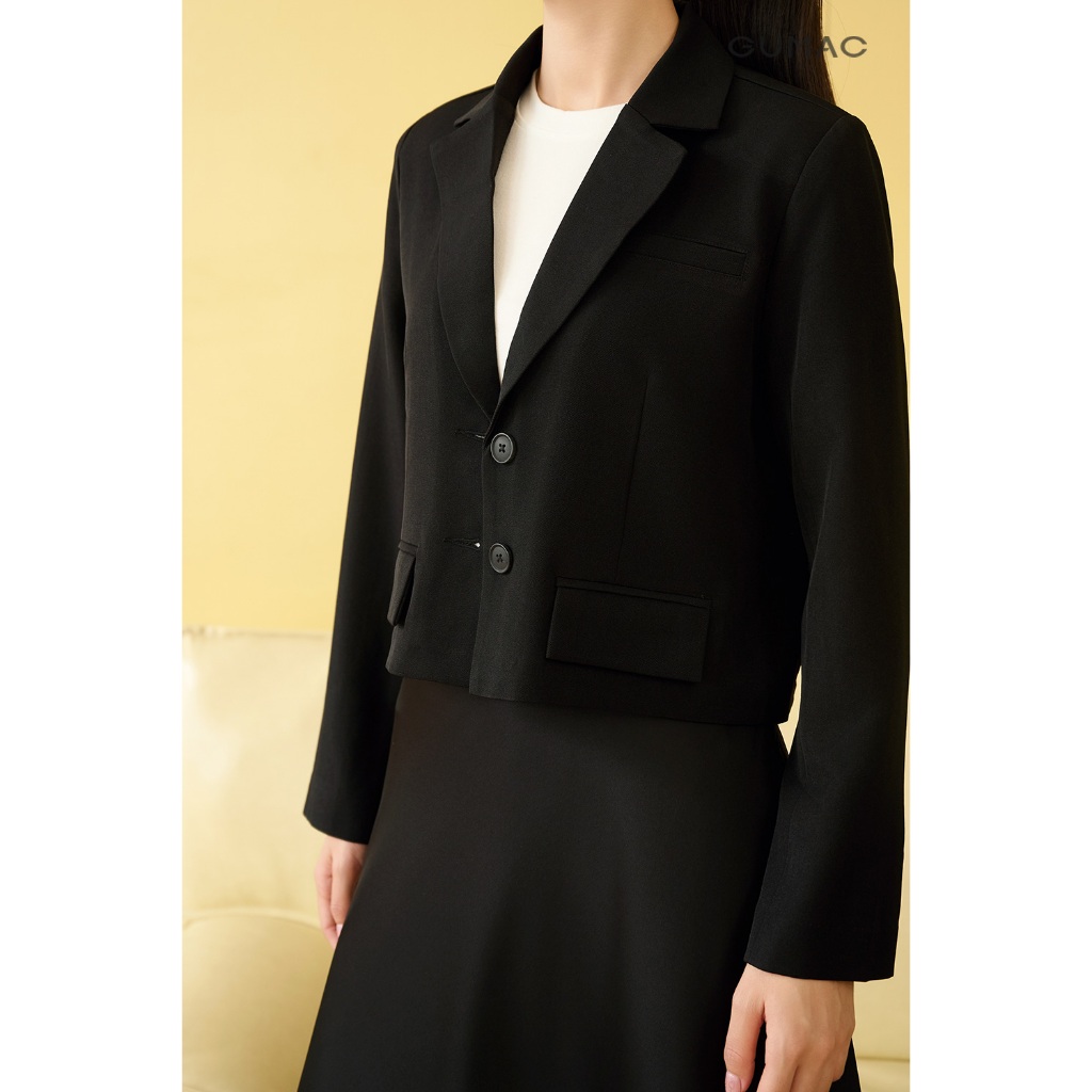 Áo Blazer Áo Khoác Nữ GUMAC Dáng Lửng Tay Dài Đệm Đính Nút Vai Thanh Lịch OWF10018