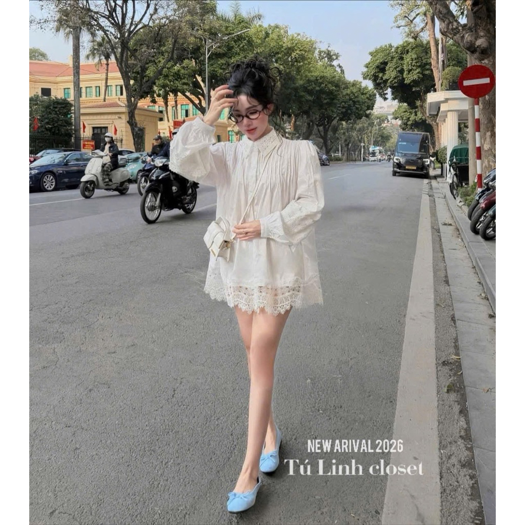 Áo sơmi dáng babydoll phối viền ren tiểu thư A11