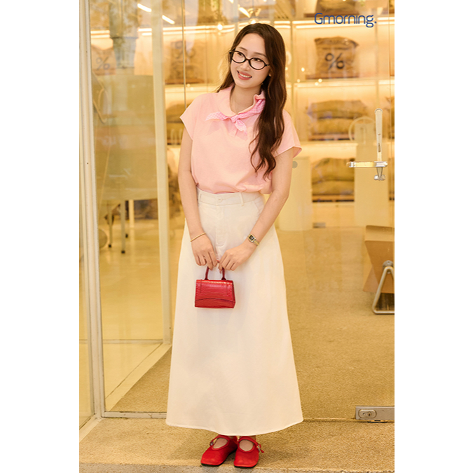 Chân Váy Kaki Midi GUMAC Form A Xoè Xẻ Trước Năng Động Dễ Phối Đồ YVG04093