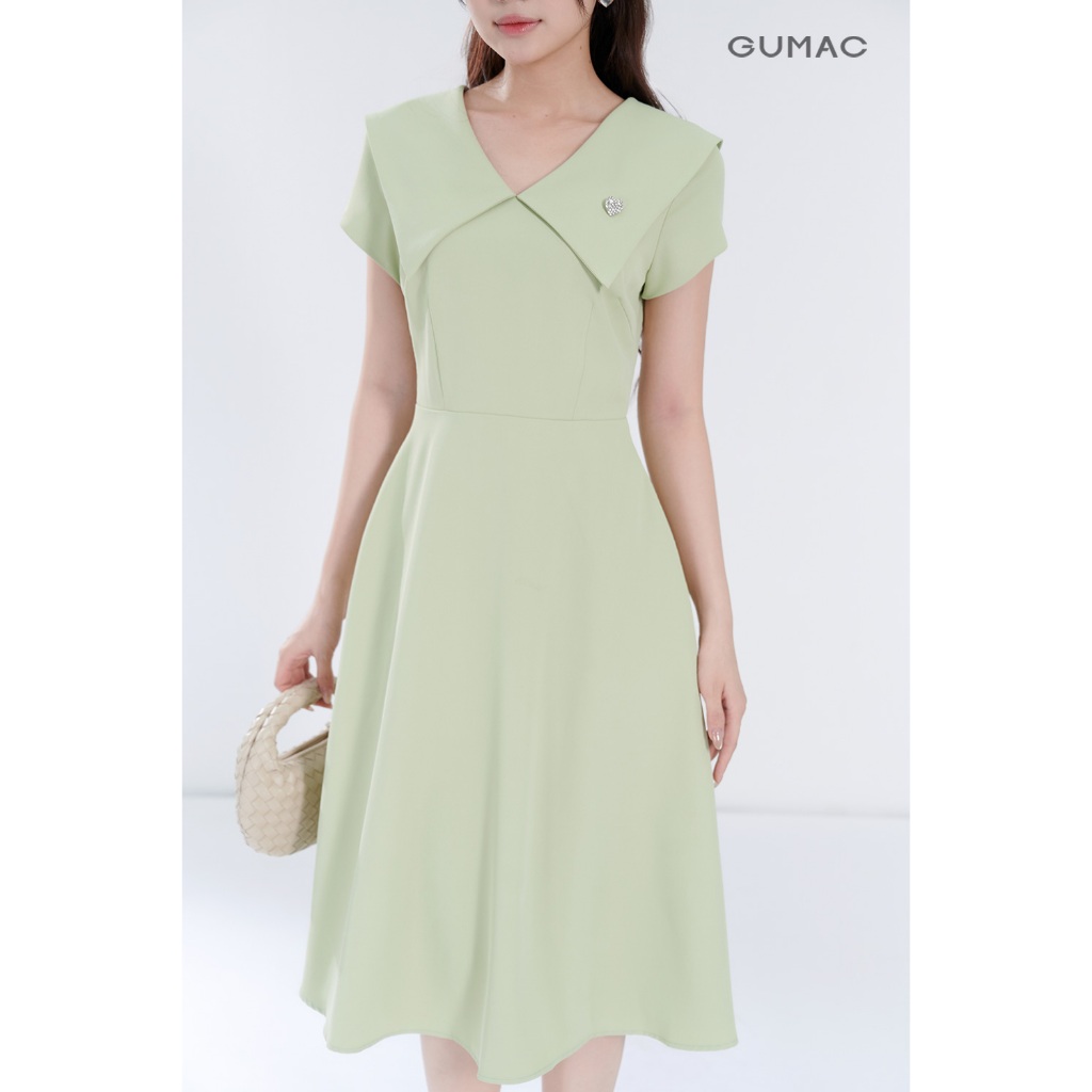 Đầm Nữ Dáng A Xòe GUMAC Cổ V Đính Phụ Kiện Chất Chéo Nhật Đứng Form DF07048