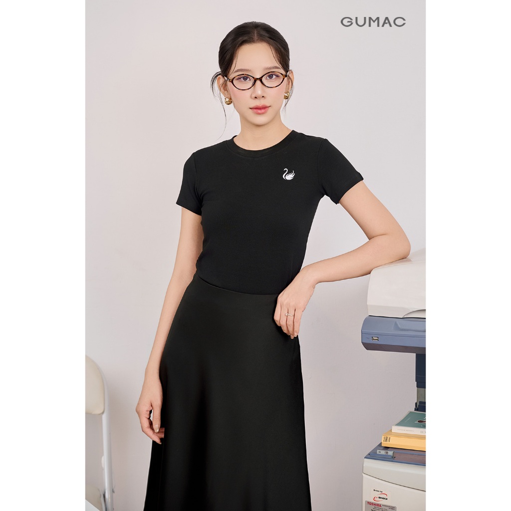 Áo thun nữ GUMAC kiểu form slim ôm nhẹ thêu hình con chim thiên nga phía trước  ATF08007