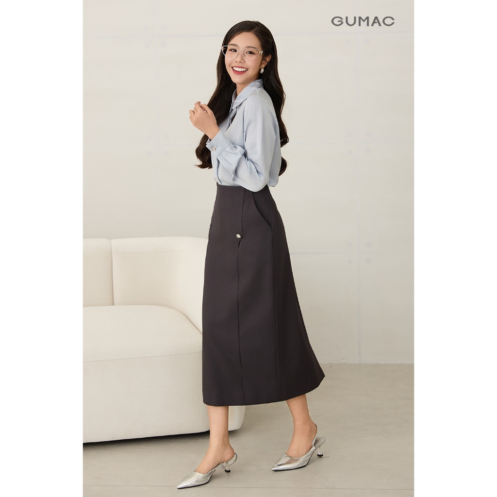 Chân váy GUMAC midi dáng suông lưng liền có hai túi sườn đính nút kiểu VF12056