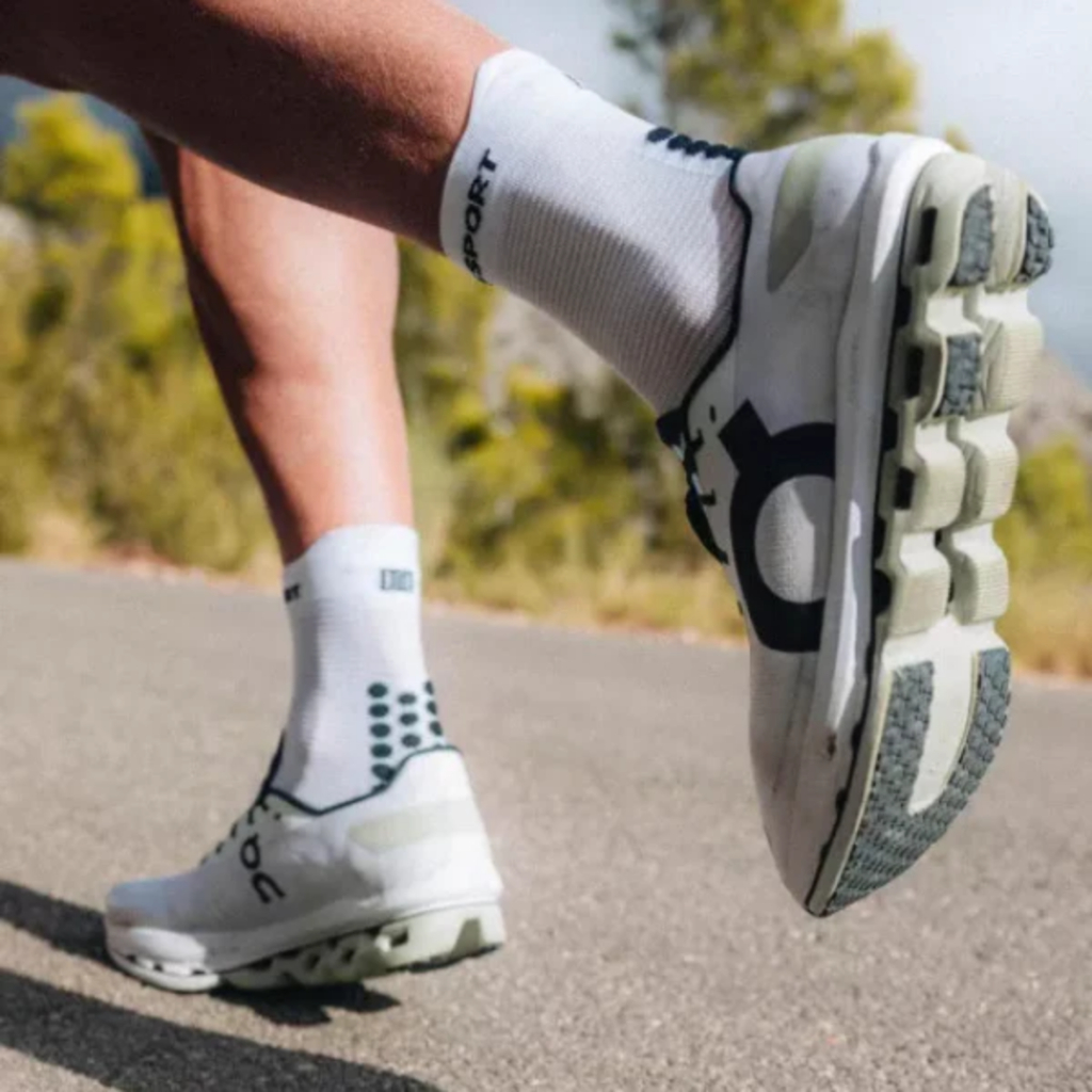 Vớ Thể Thao Compressport Pro Racing Socks v4.0 - Chống Phồng Rộp, Thoáng Khí, Hỗ Trợ Vòm Chân